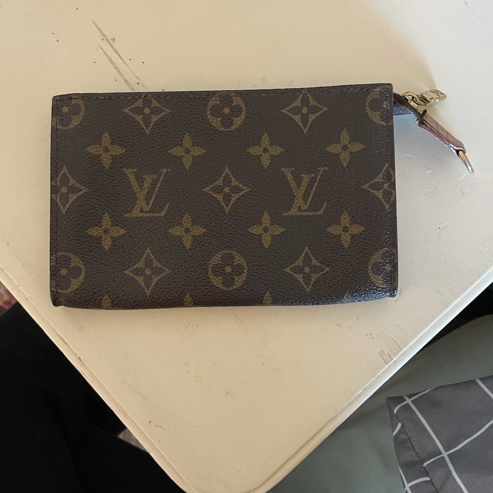 Authentic Louis Vuitton Bucket PM Pouch